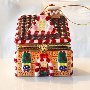 Gingerbread House Trinket Box Musical, Plays Deck the Halls Hinged Tested